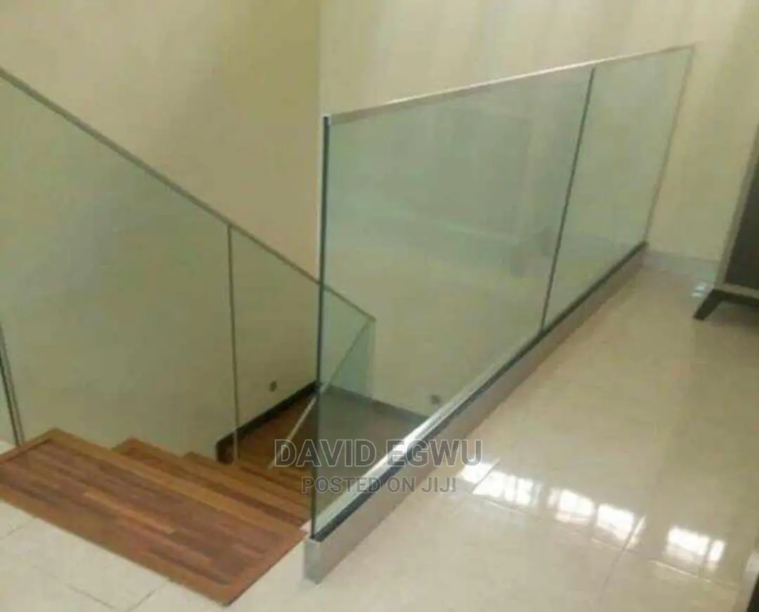 Frameless Glass Staircase and Balcony