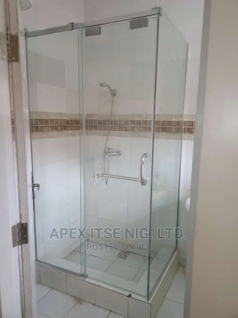 Sliding Hinges Shower Cubicles