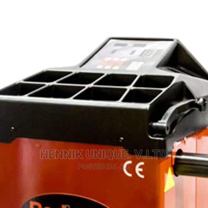 Redback 800 24′′ Manual Data Input Motorised Wheel Balancer