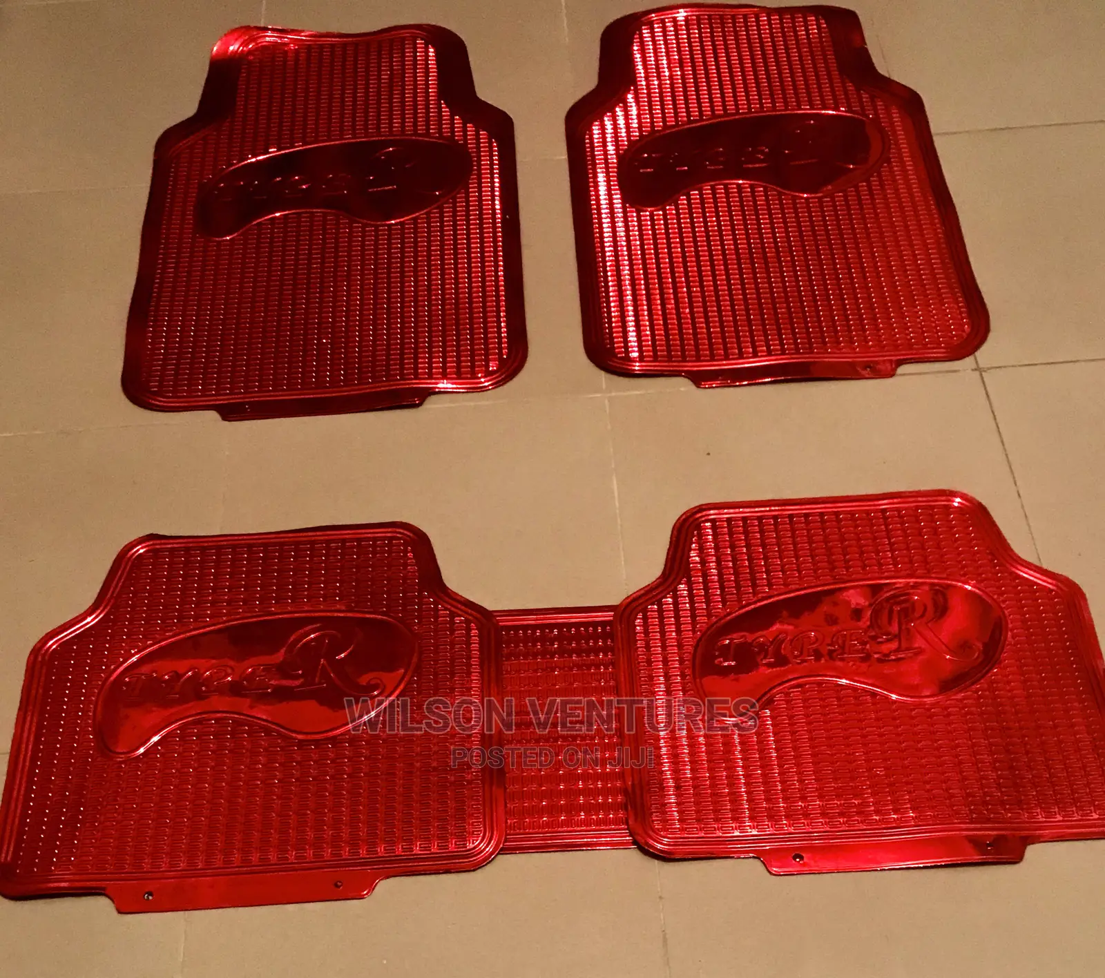 Red Shining Foot Mat