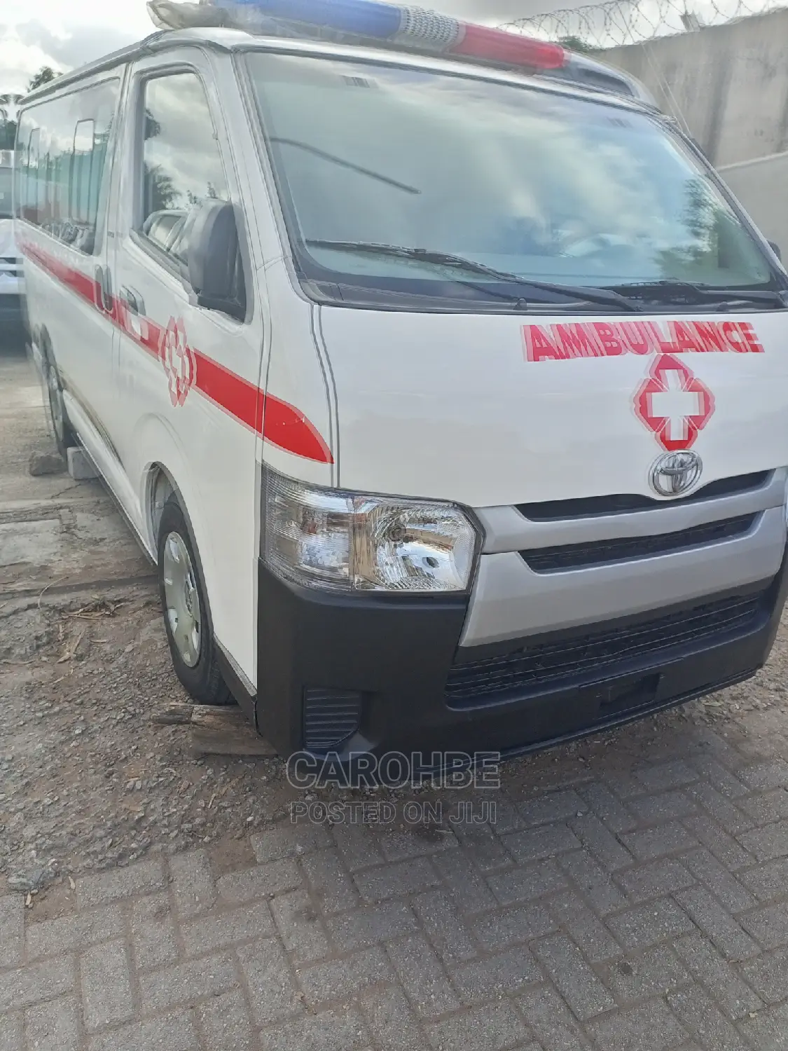 Toyota HiAce 2010 White