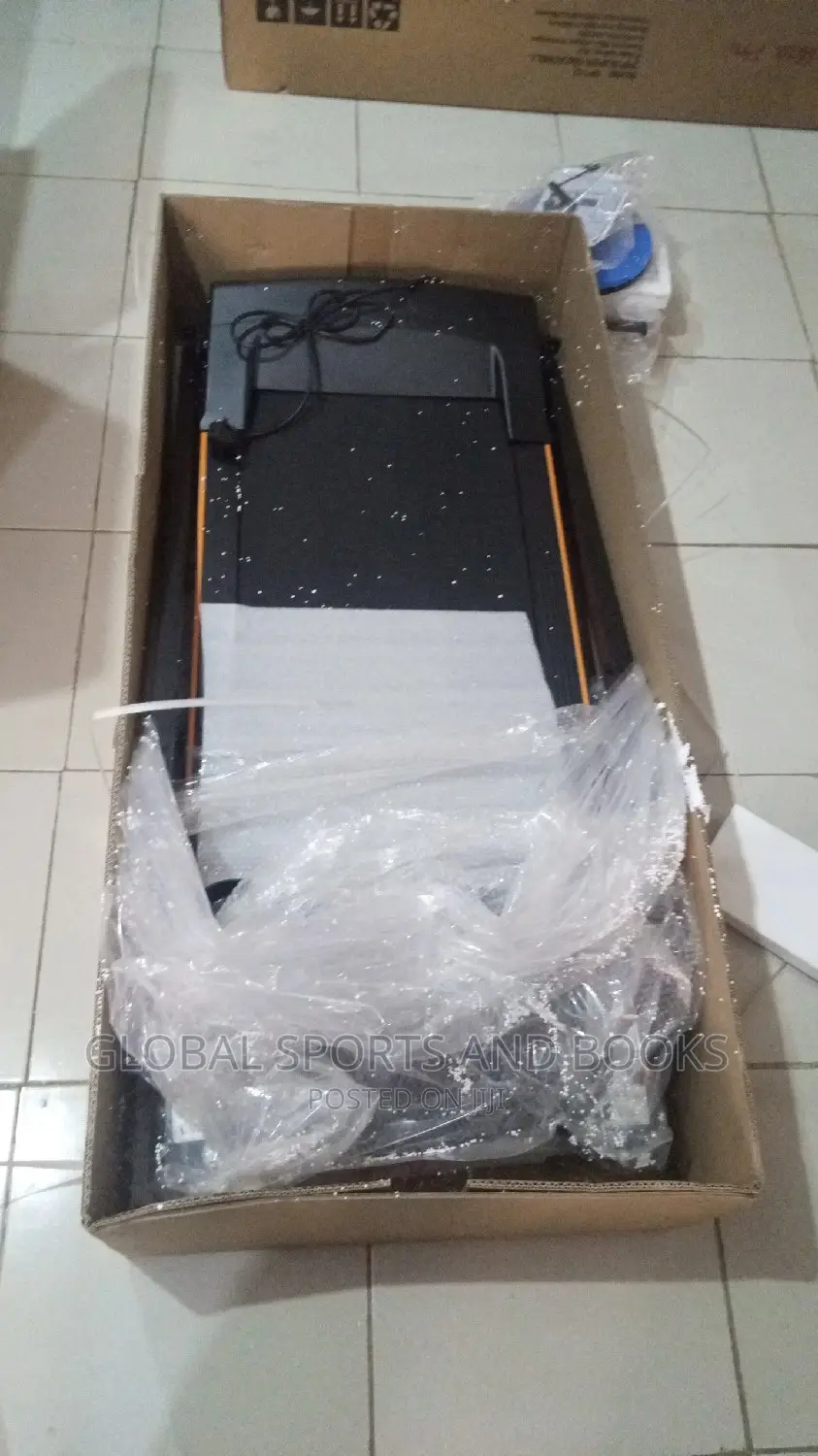 Super Max Pro 2hp Treadmill With Complete Accessories