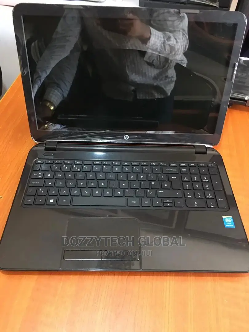 Laptop HP 15-Ra003nia 4GB Intel Pentium HDD 320GB