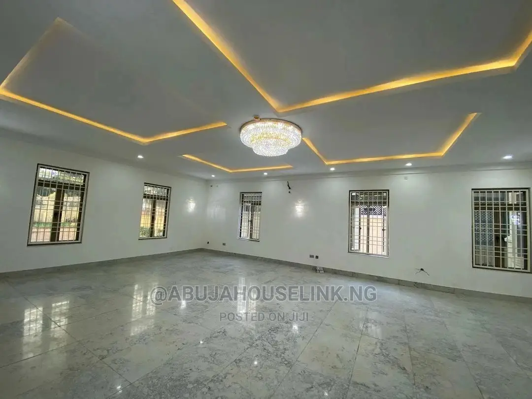 Furnished 8bdrm Mansion in Maitama Abuja for sale