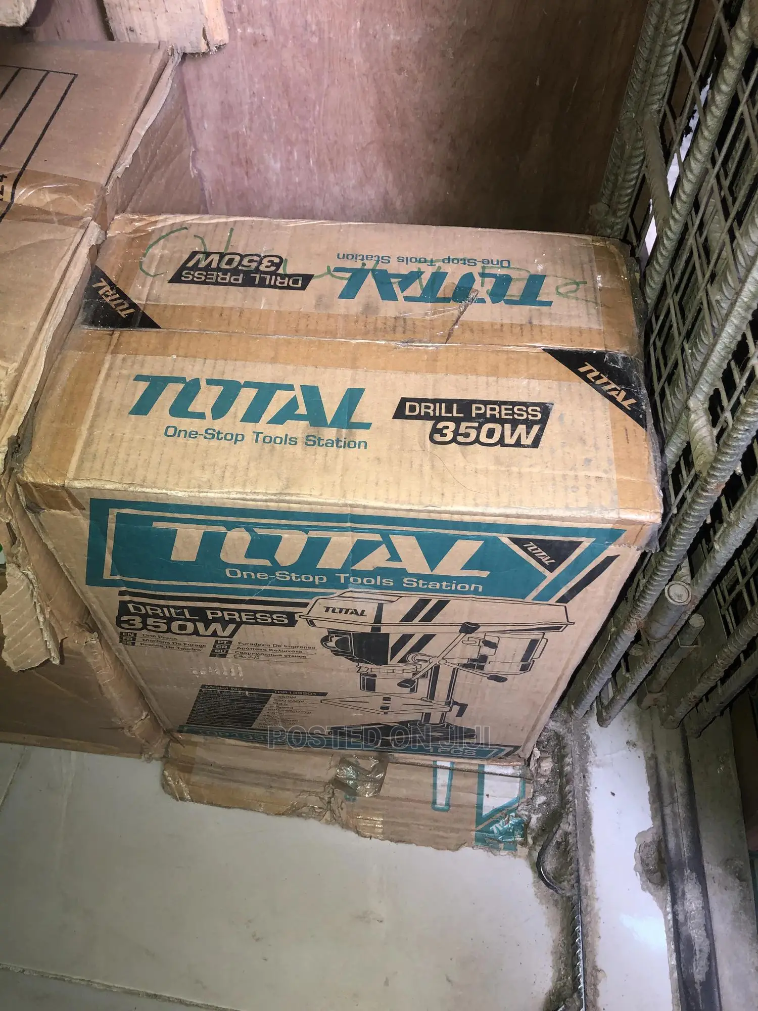 Total Pillar Drilling Machine 1to13mm Professional.