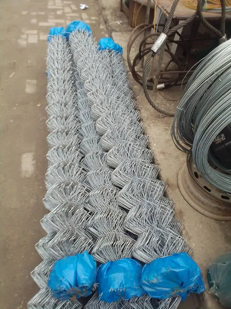 Barb Wire 6feets By10meters Length 2.5mm in Different Colors