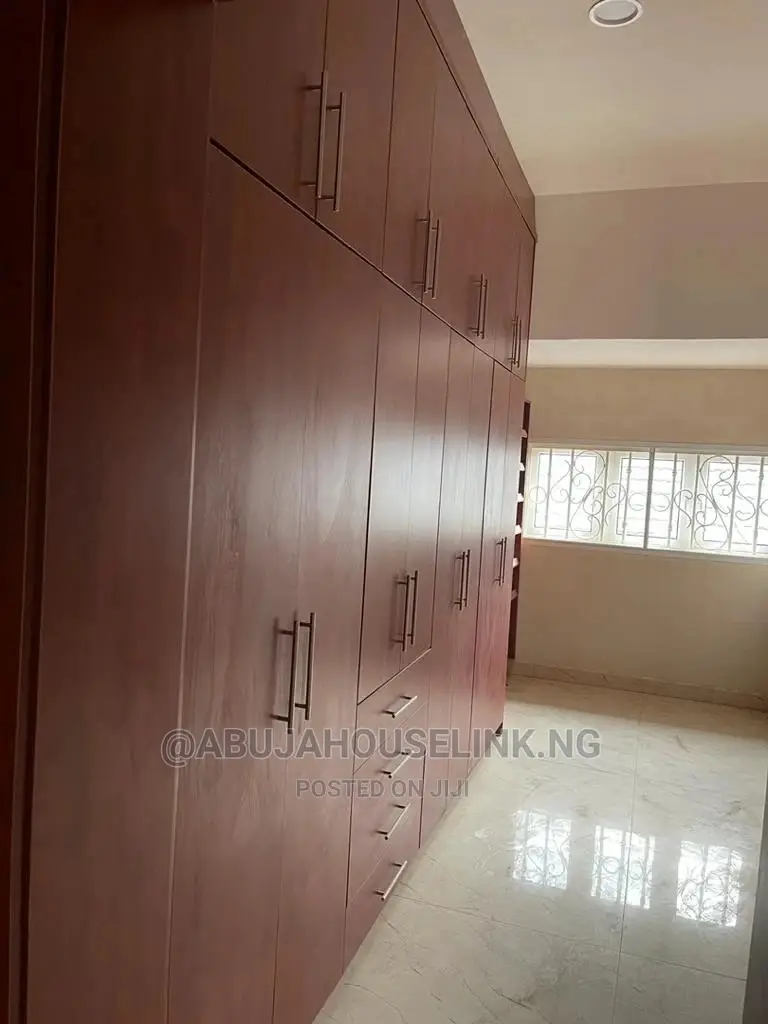 Furnished 9bdrm Duplex in 69 Road Gwarimpa, Gwarinpa for sale