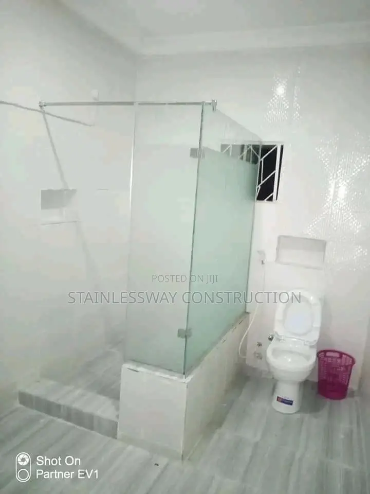 Fix Light Shower Cubicle (10mm)