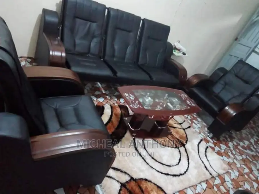 5 Seater Sofa Chair With Centre Table