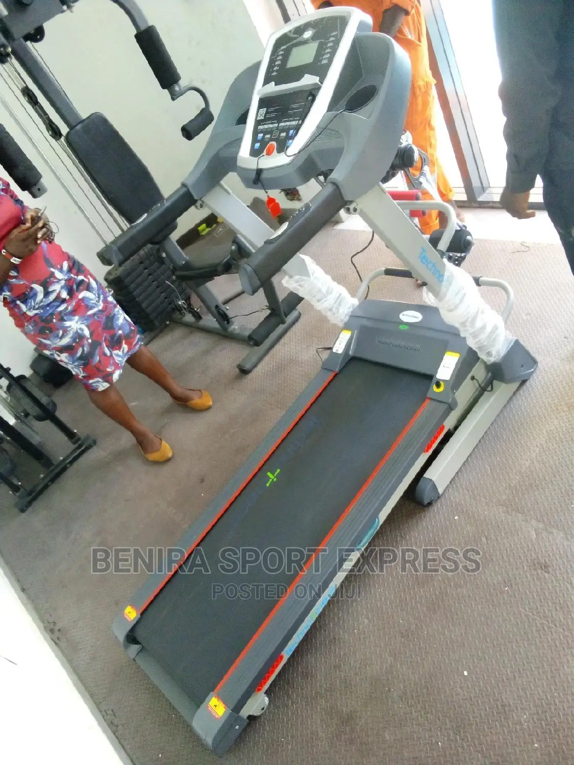 Treadmill (Techno Fitness)
