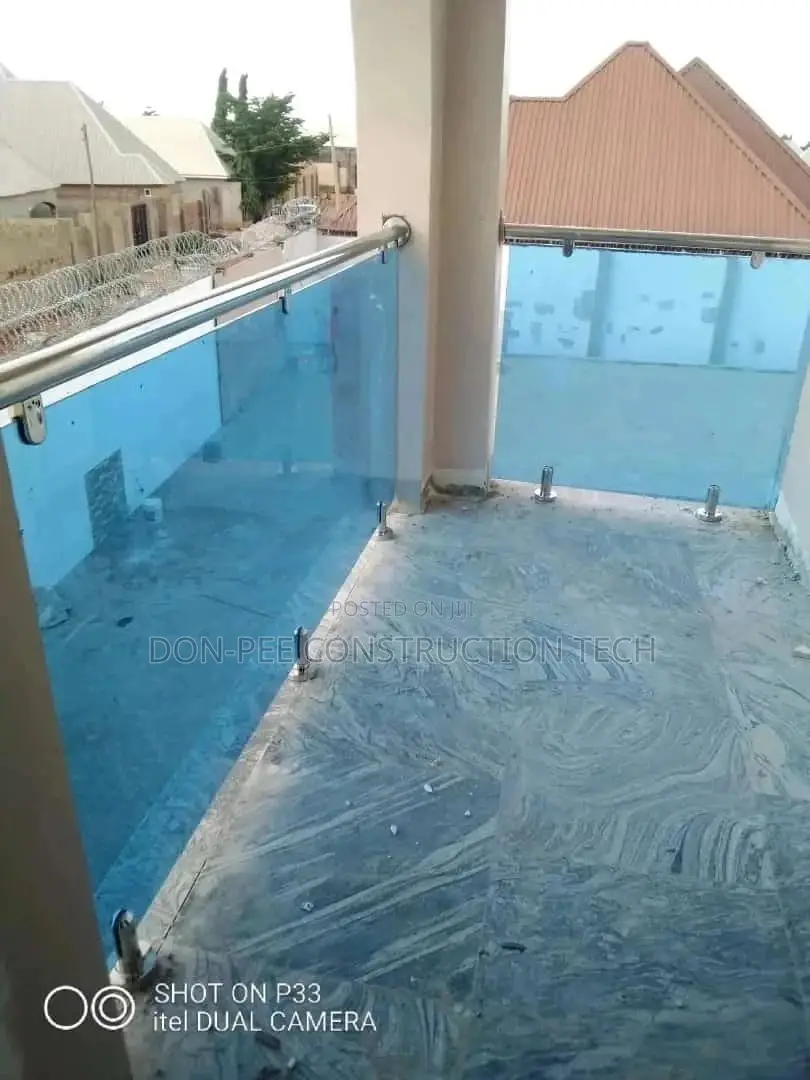 Frameless Steel Glass