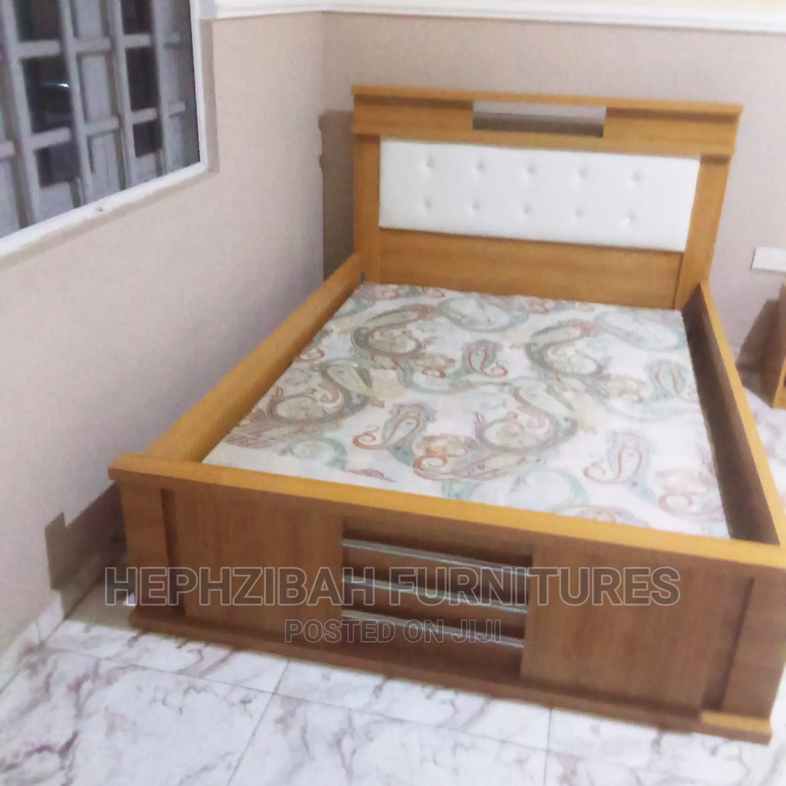 4 1/2 X 6 Quality Bed Frame With Side Drawer