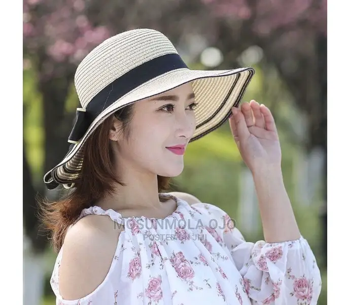 Outdoor Folding Female Straw Hat. Perfect for (Church Beach)