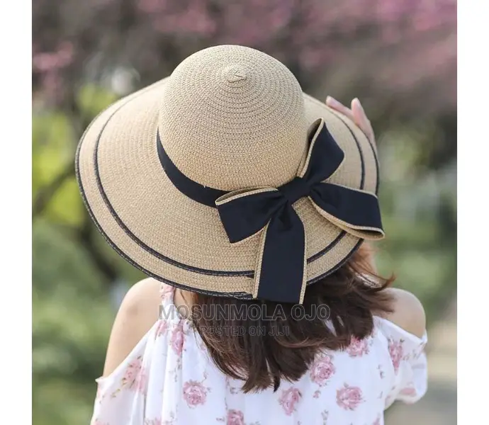 Outdoor Folding Female Straw Hat. Perfect for (Church Beach)
