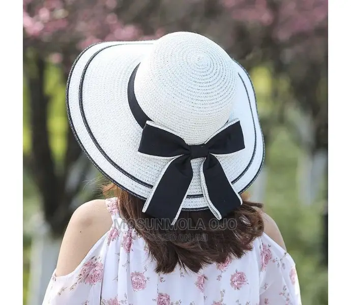 Outdoor Folding Female Straw Hat. Perfect for (Church Beach)