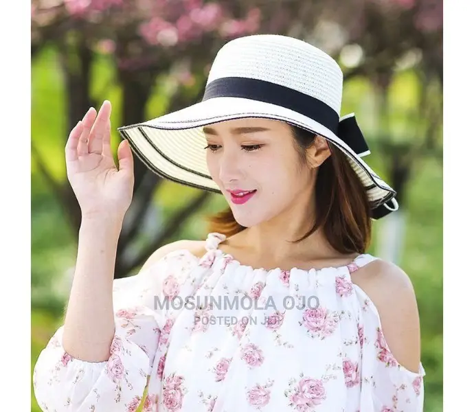 Outdoor Folding Female Straw Hat. Perfect for (Church Beach)
