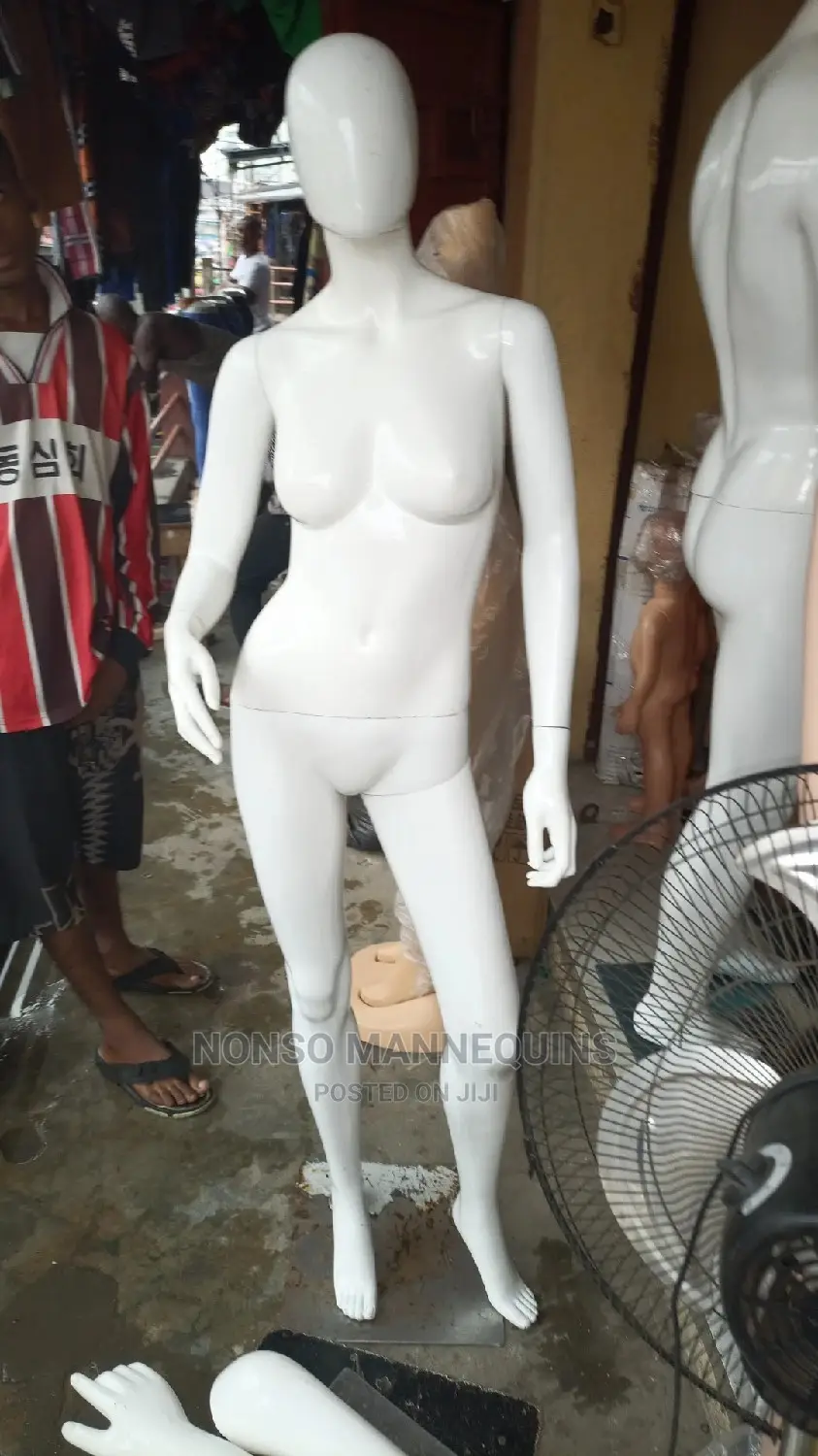 Size 8 Female Glossy White Pose Mannequins