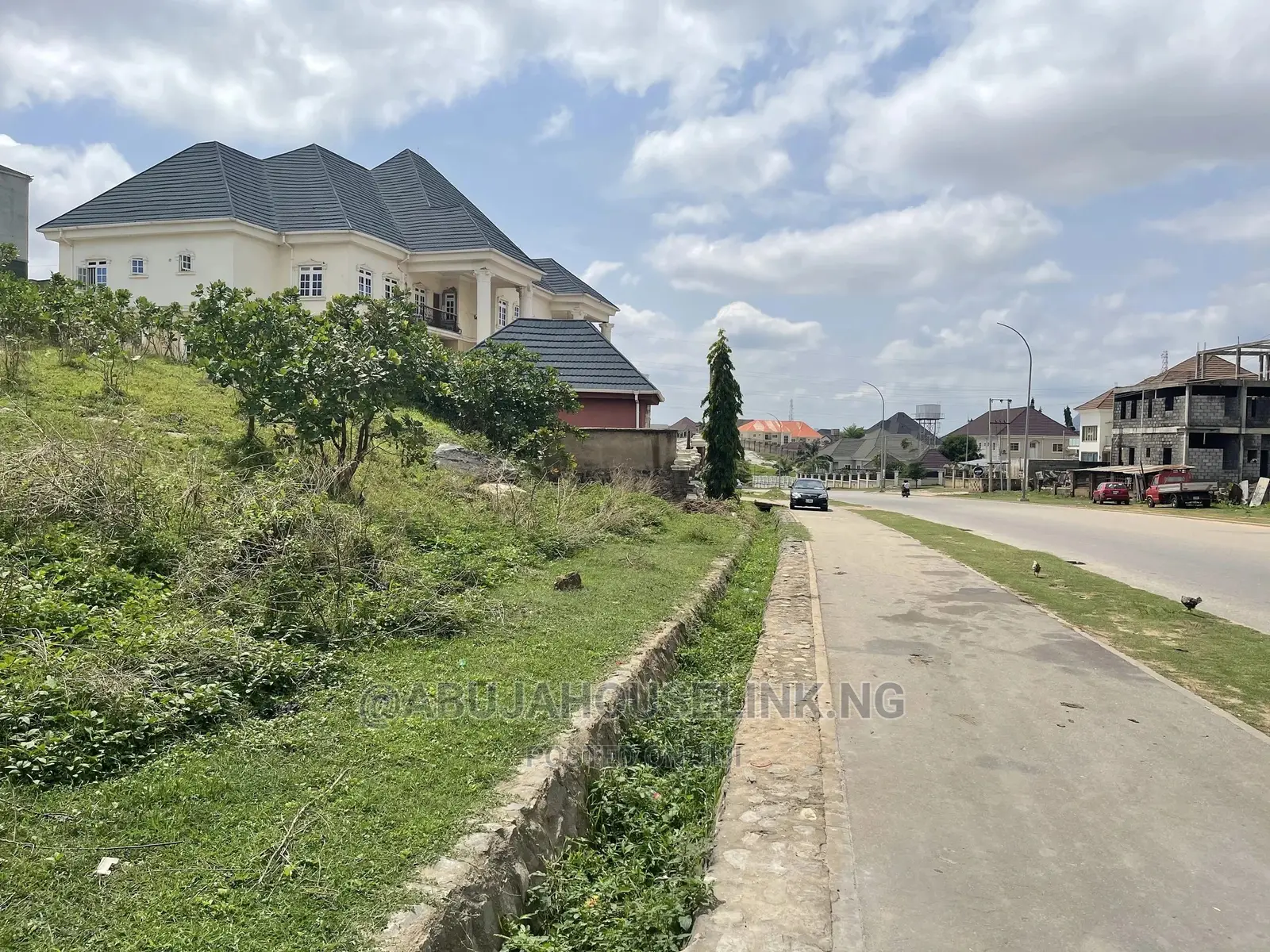 Plots of Land With Certificate of Occupancy