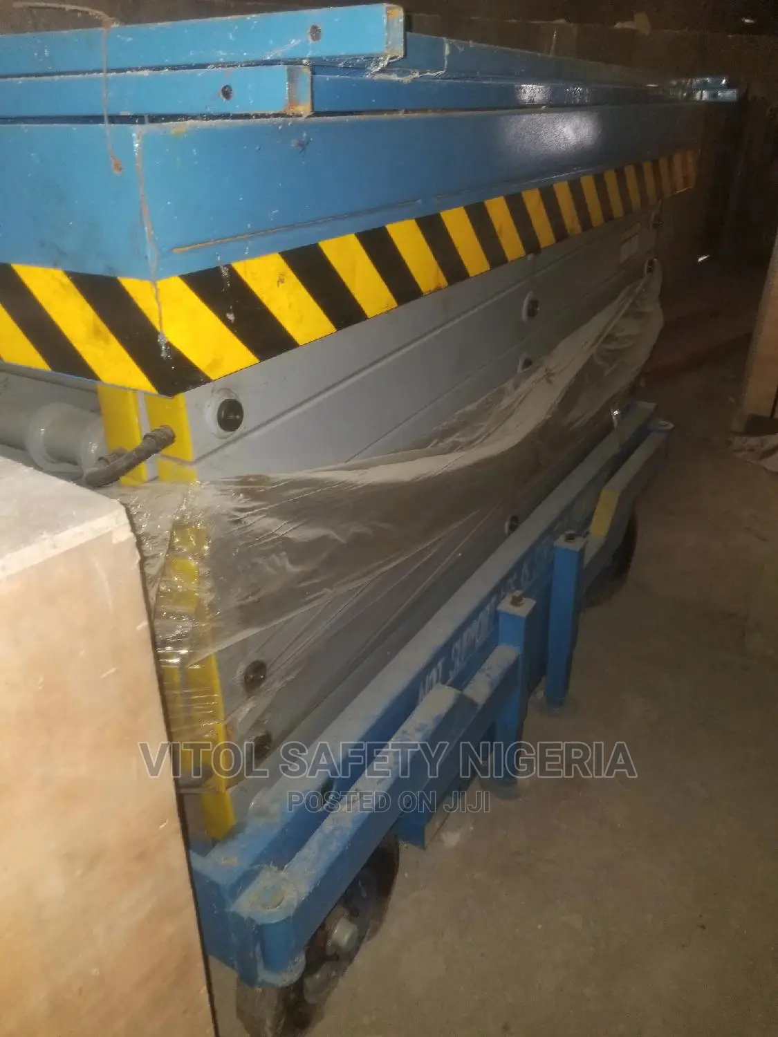 12 Meter Fully Electric Scissors Lift/Sky Lift