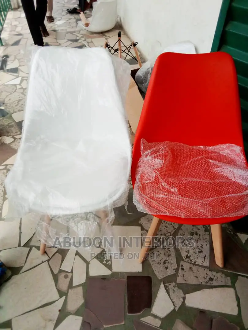 Luxury Wooden Leg Chair