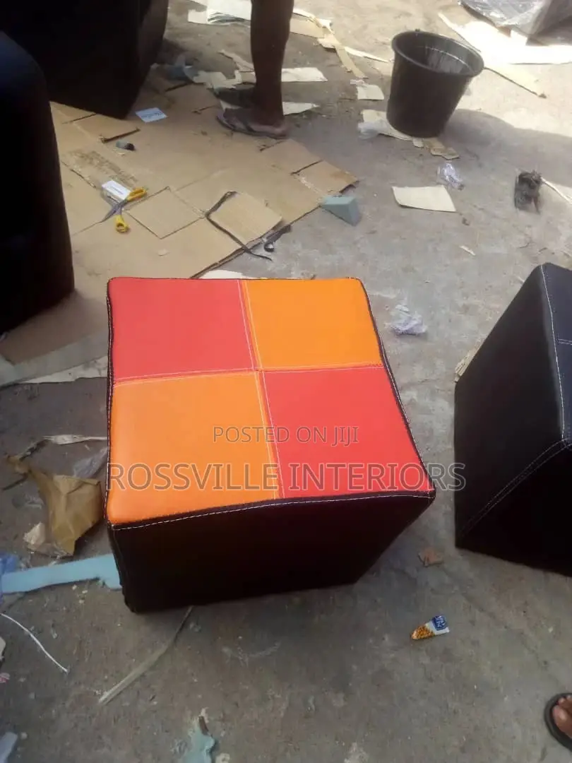 Ottomans/Poufs/Puffs