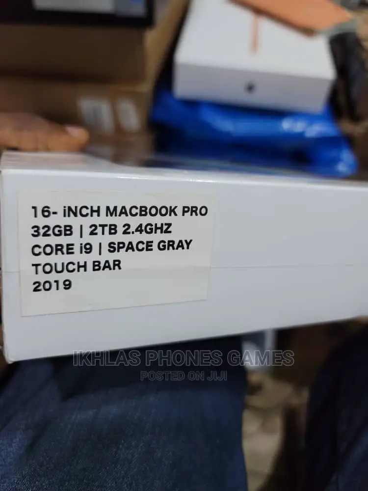 New Laptop Apple MacBook Pro 2019 32GB Intel Core i9 2T