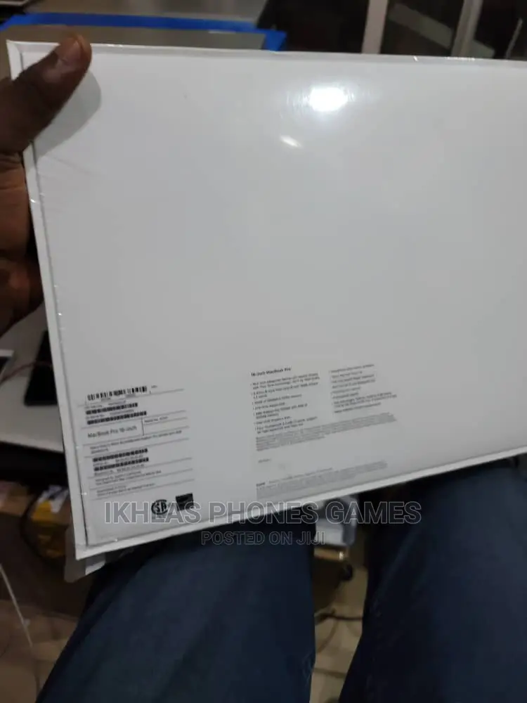 New Laptop Apple MacBook Pro 2019 32GB Intel Core i9 2T