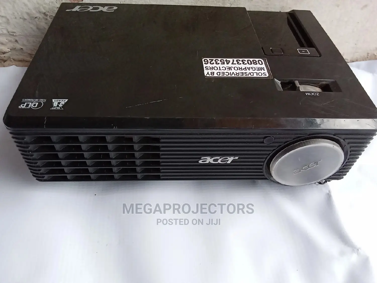 Highly Unique Fairly Used Acer DSV0817 Projector