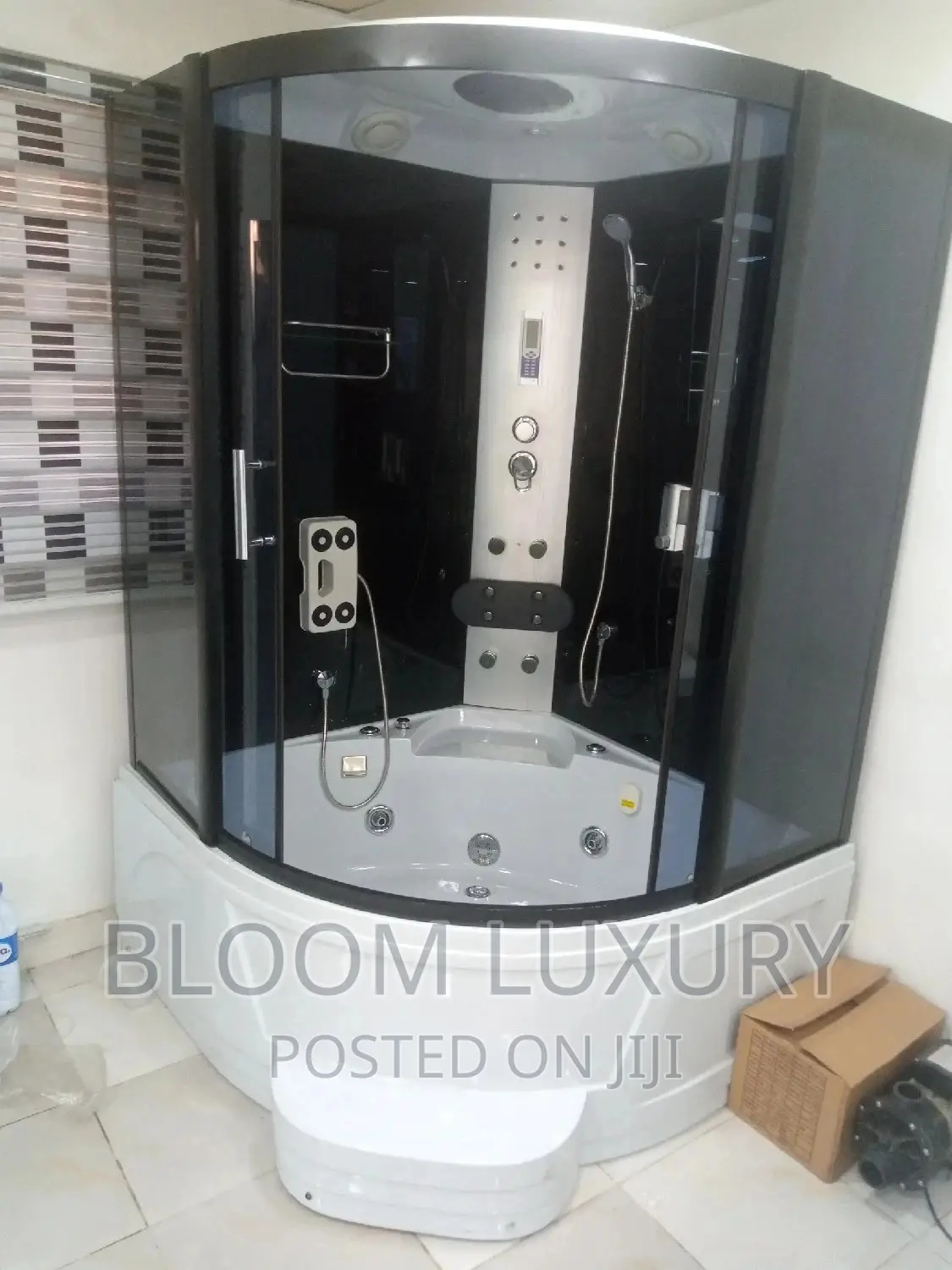 Jacuzzi Steam Shower (135×135cm)