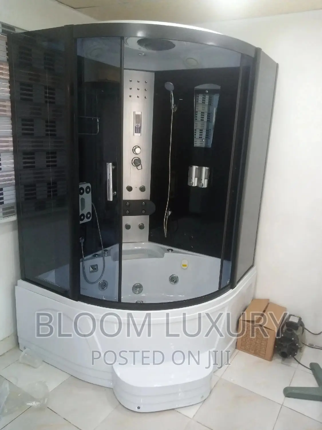 Jacuzzi Steam Shower (135×135cm)
