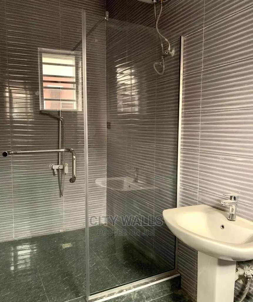 4bdrm Townhouse/Terrace in Leon Homes, Chevron for Sale