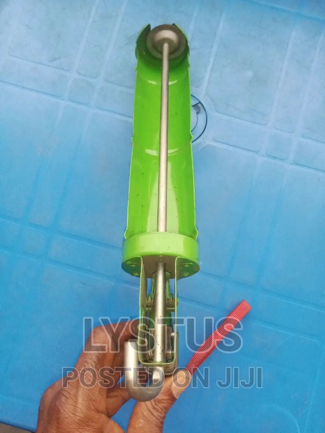 NACO Caulking Gun