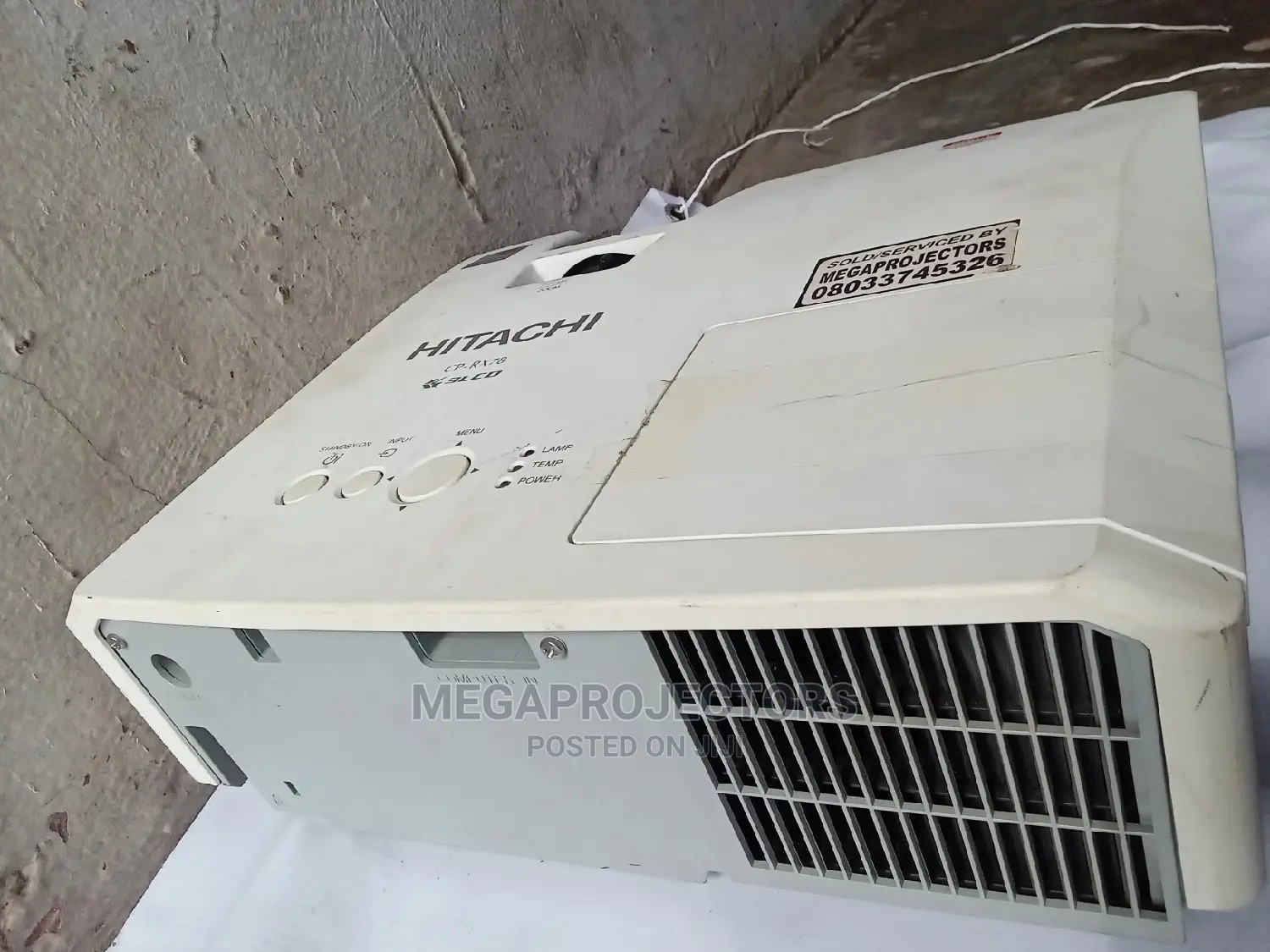 HITACHI Projector With Wide Image for Sale