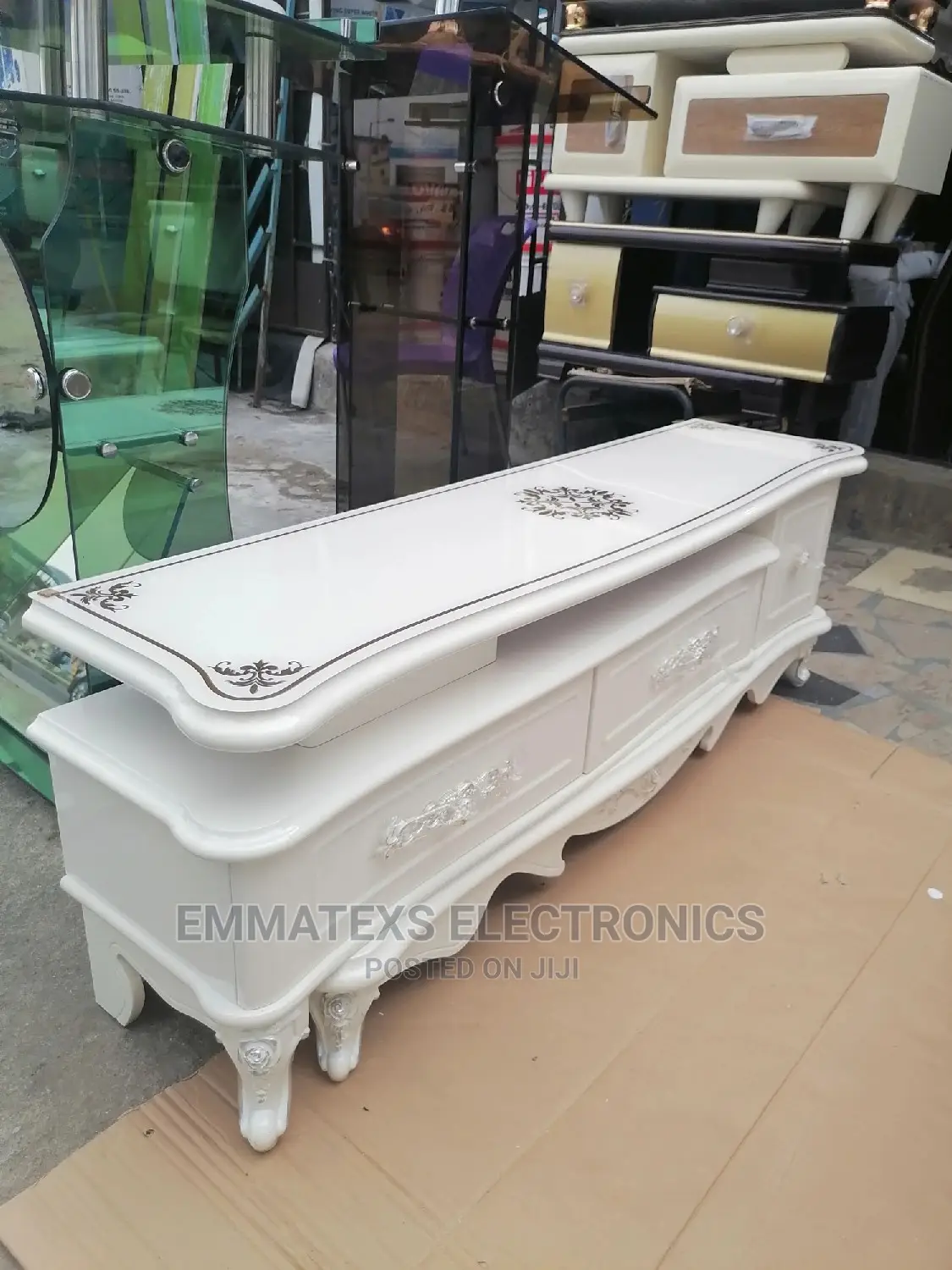 Royal Center Table and TV Stand