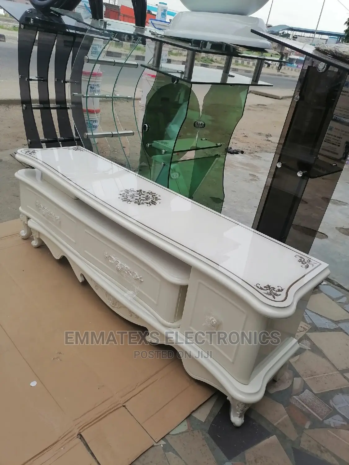 Royal Center Table and TV Stand
