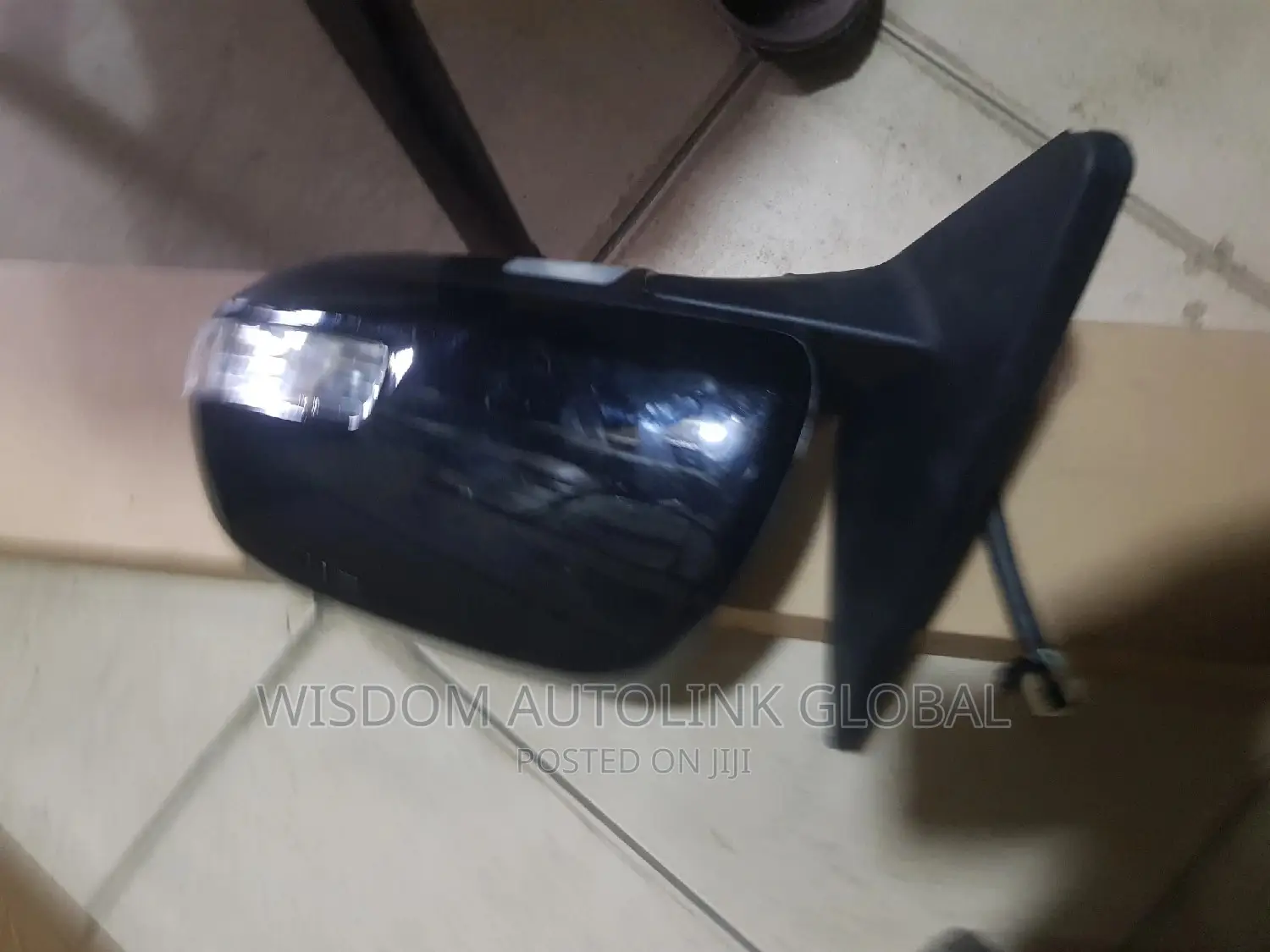 Side Mirrors for Toyota Highlander 2012 on With Trafficator