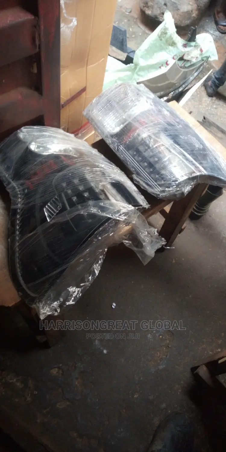 Tail Lights for Toyota Tundra 2010 Yahoo Model