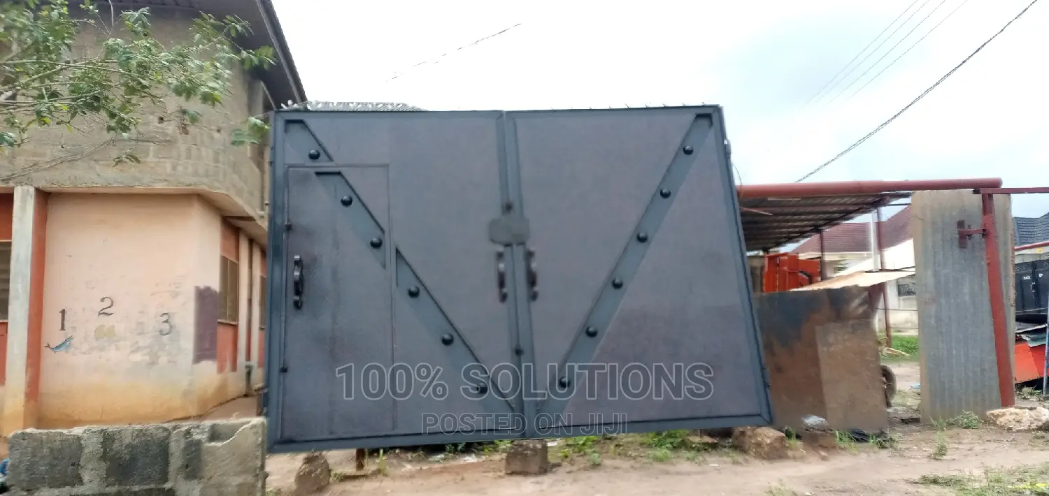 Model and Strong Design 12ft by 8ft Gate for Sales