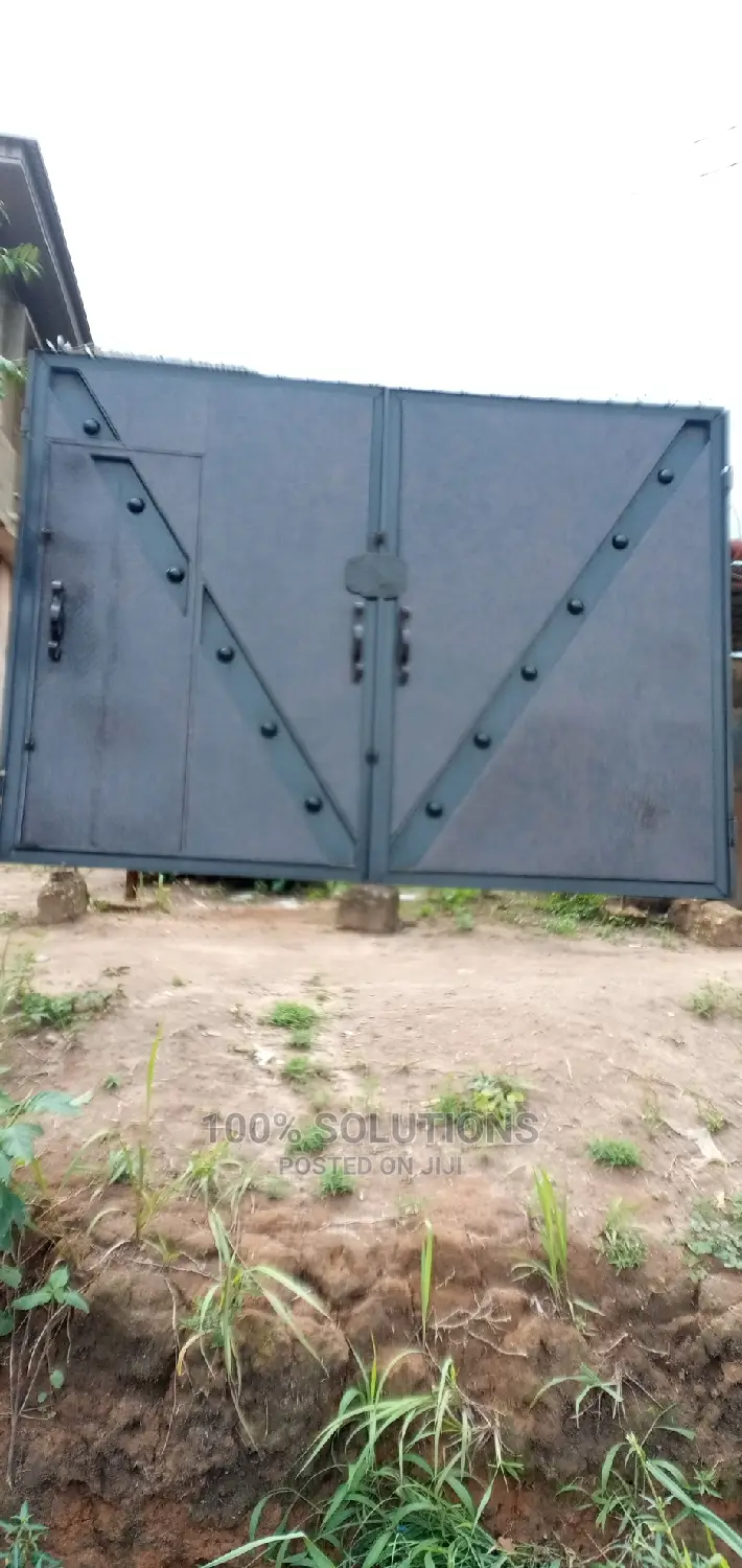 Model and Strong Design 12ft by 8ft Gate for Sales