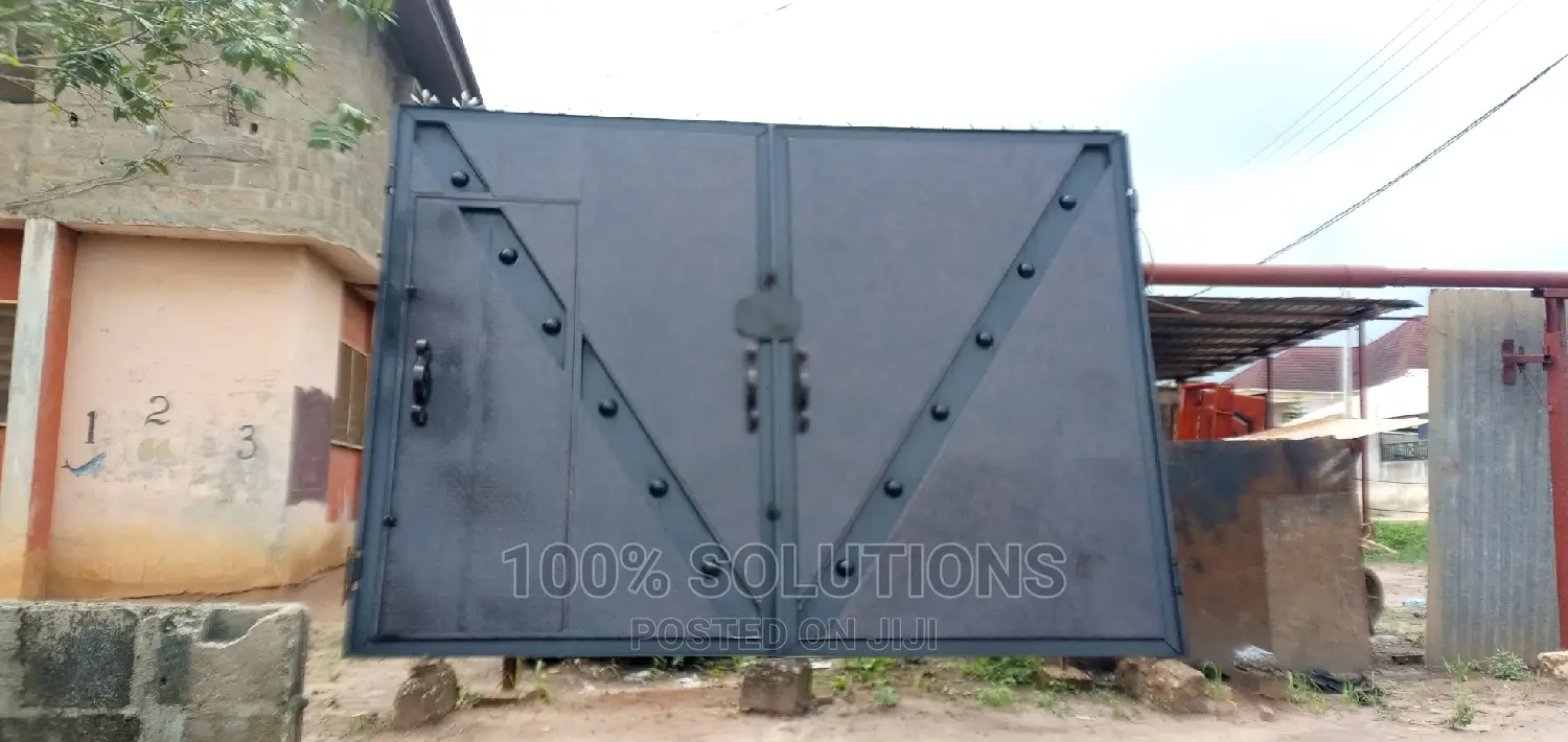 Model and Strong Design 12ft by 8ft Gate for Sales