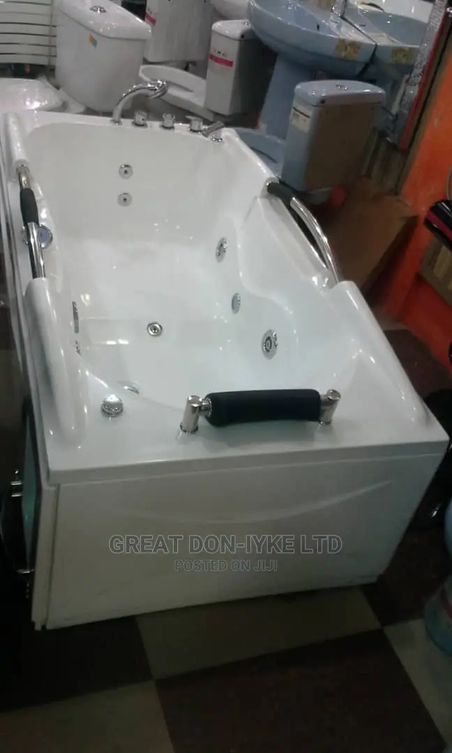 Jacuzzi Bathtub