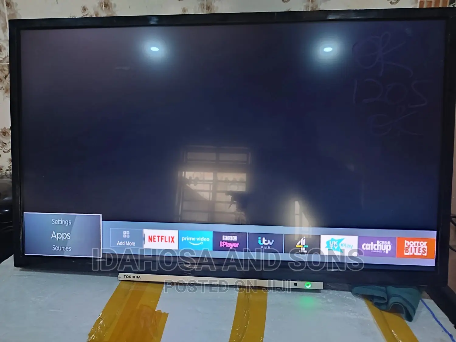 UK Used 32inch Toshiba Smart Satellite Internet,Bluetooth Tv
