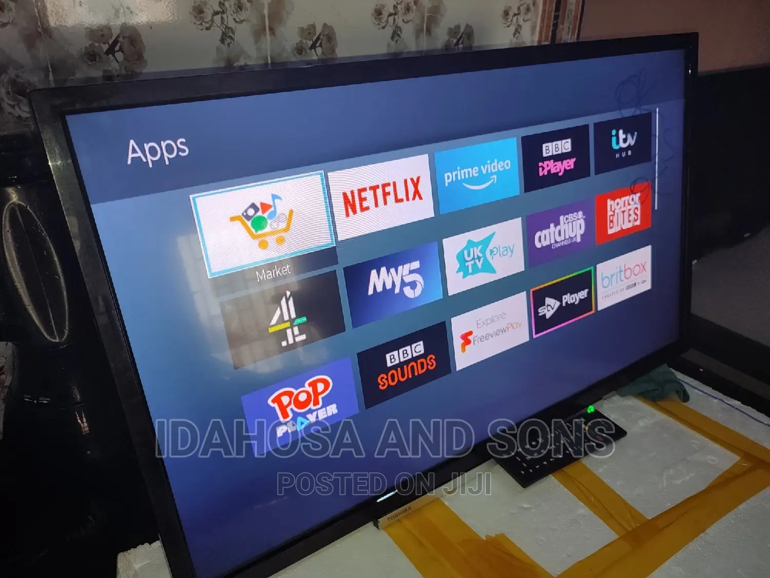 UK Used 32inch Toshiba Smart Satellite Internet,Bluetooth Tv