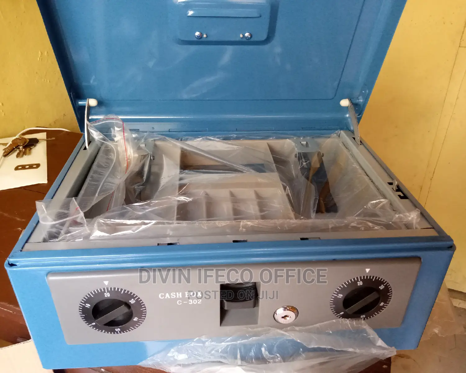 Metal Cash Box