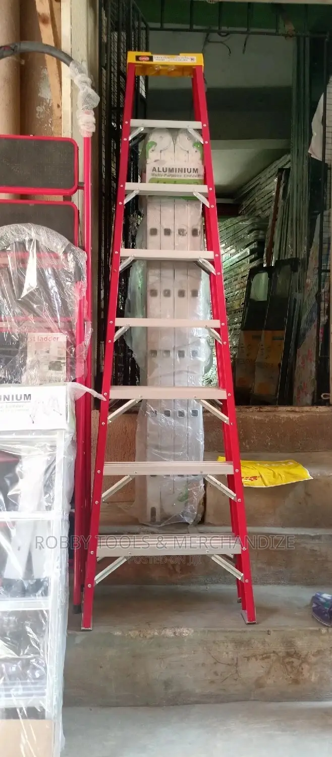 8 Steps Fibreglass Single Ladder