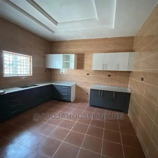 6bdrm Duplex in Efab Metropolis, Gwarinpa for sale