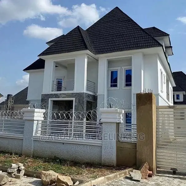 6bdrm Duplex in Efab Metropolis, Gwarinpa for sale