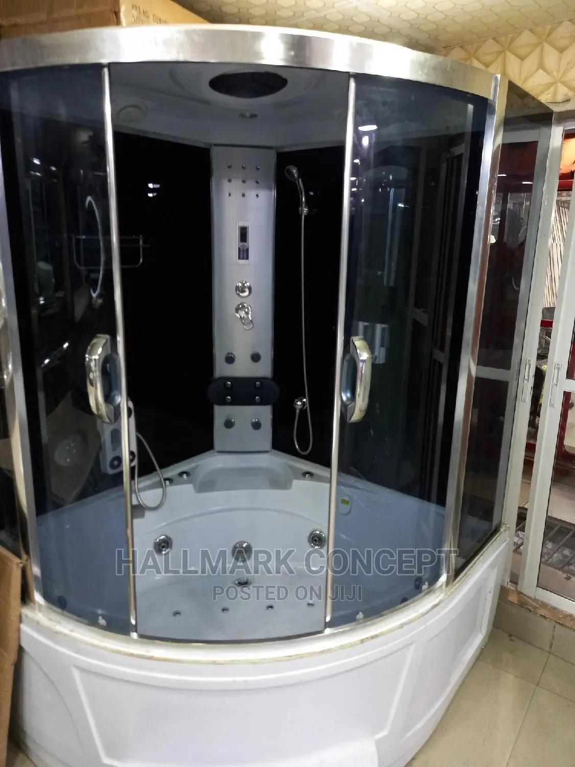 150x150 Showers Room.