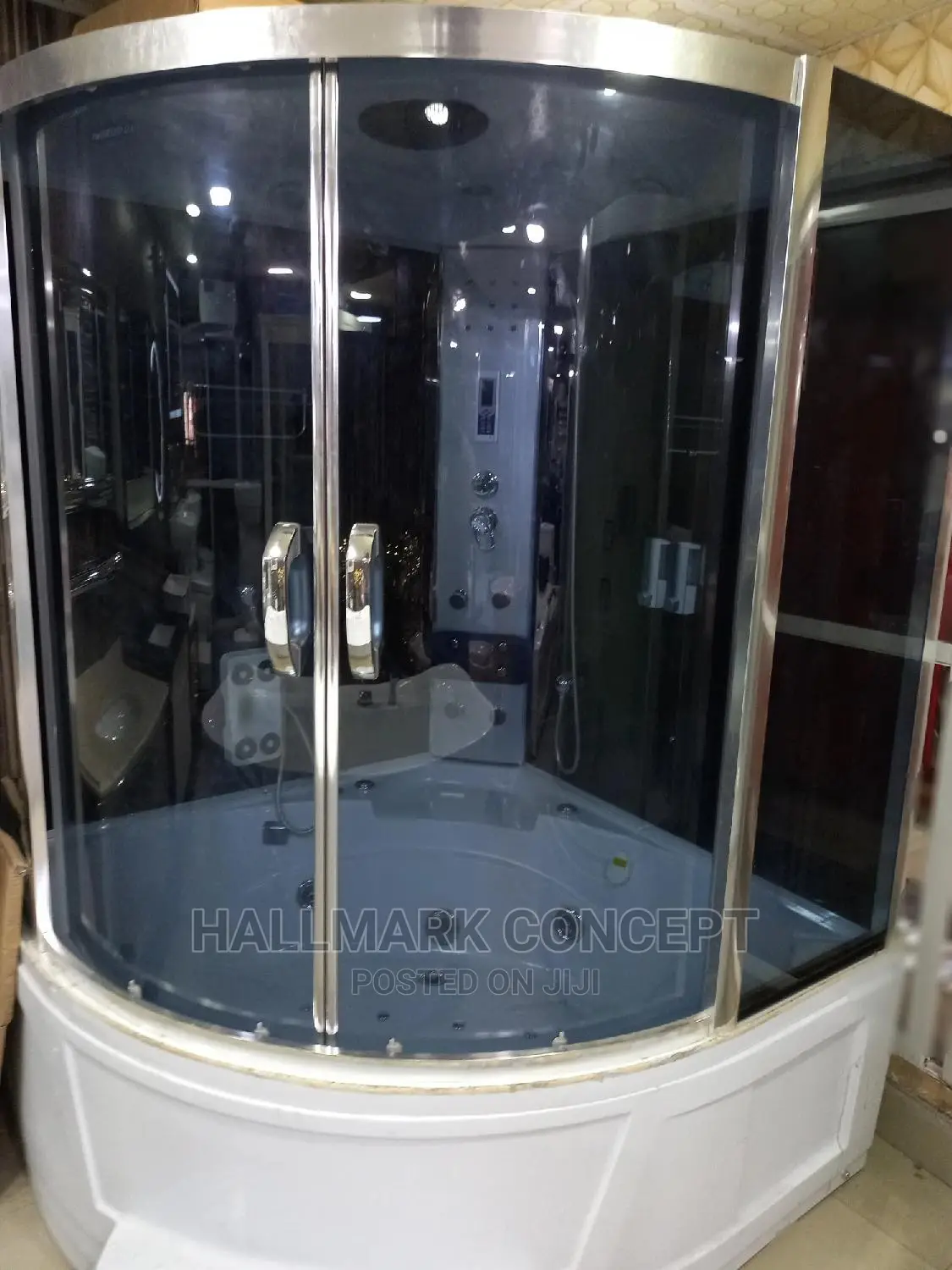 150x150 Showers Room.