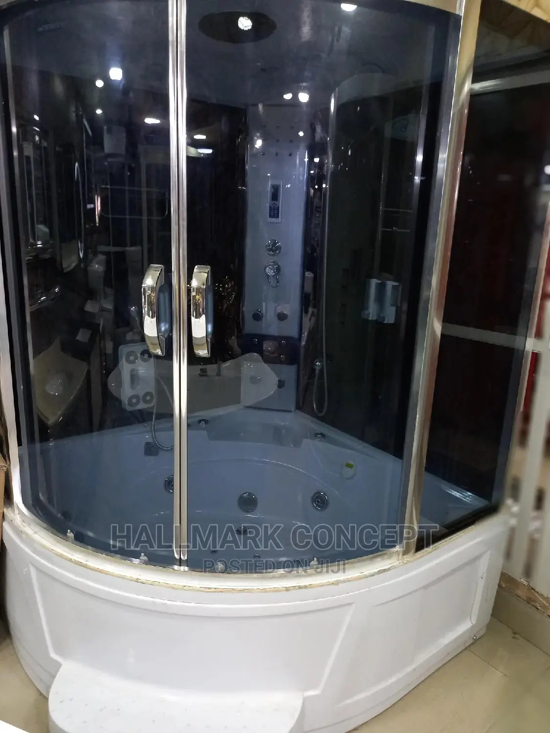 150x150 Showers Room.